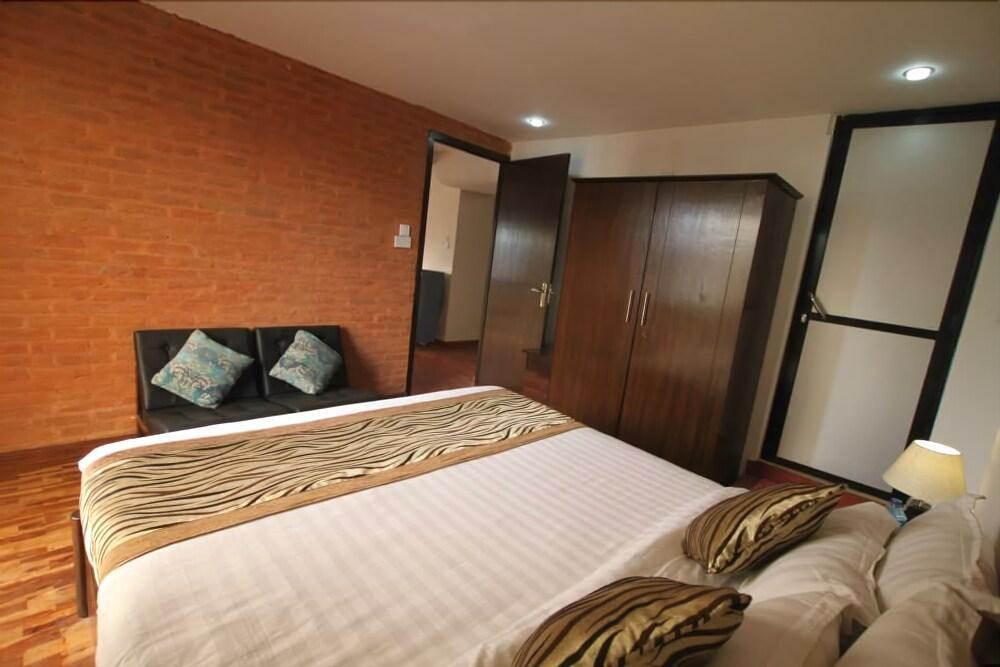 Gaju Suite Hotel Kathmandu Bagian luar foto
