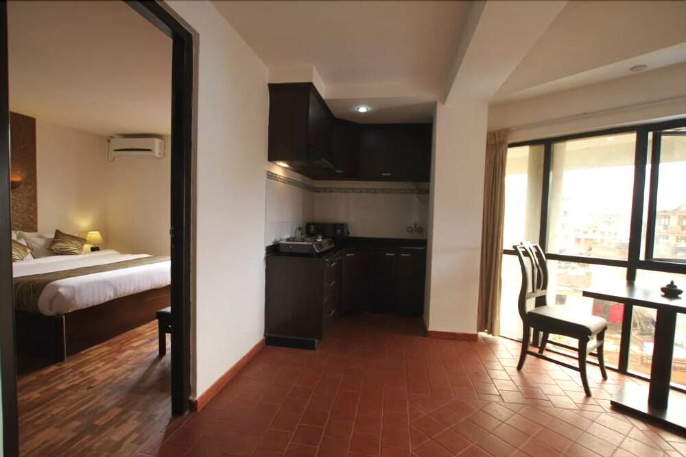 Gaju Suite Hotel Kathmandu Bagian luar foto