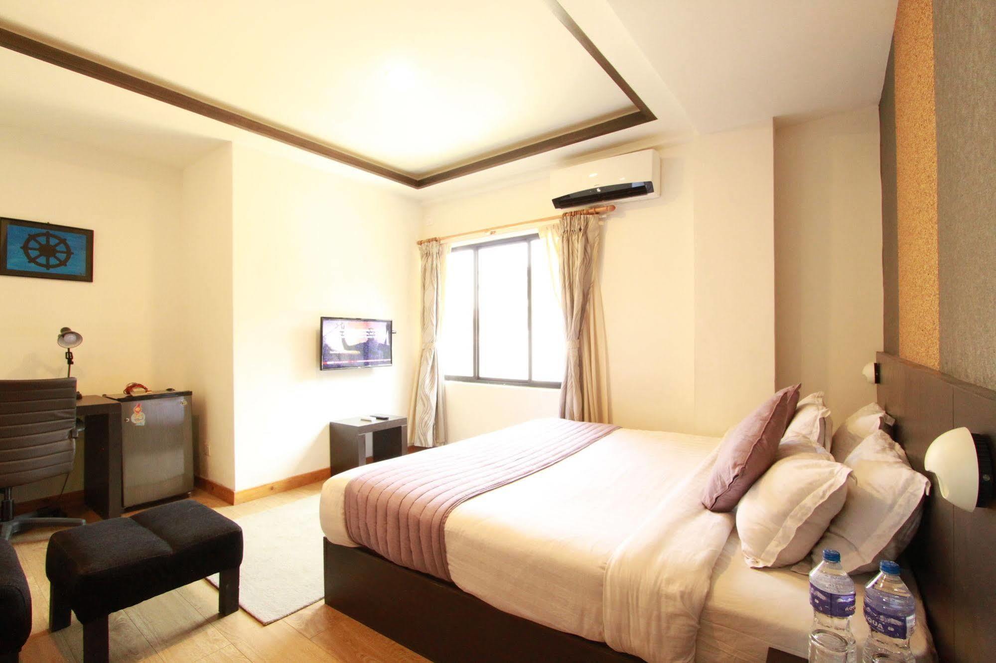 Gaju Suite Hotel Kathmandu Bagian luar foto