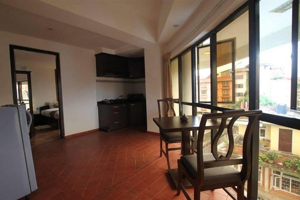 Gaju Suite Hotel Kathmandu Bagian luar foto