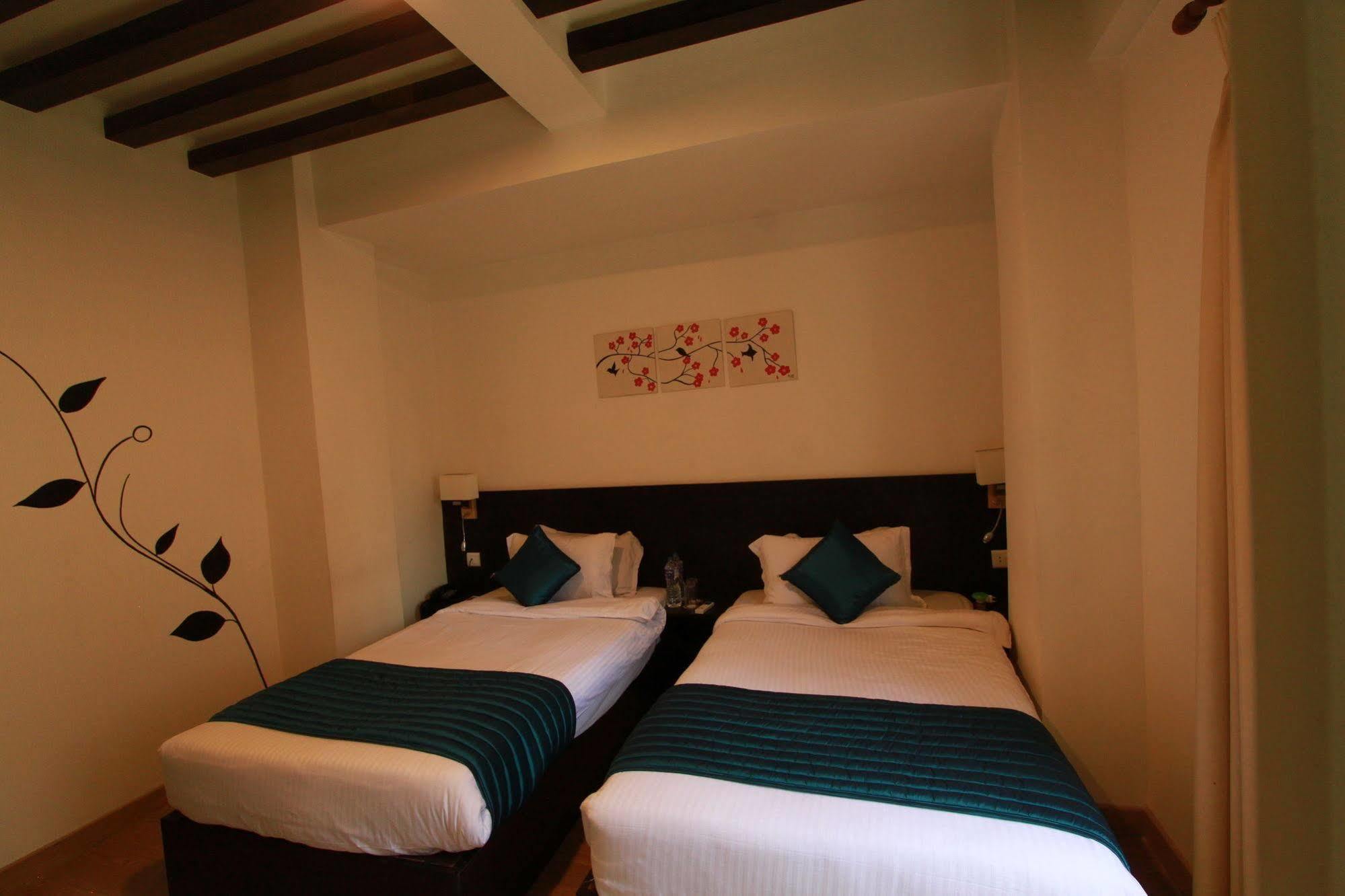 Gaju Suite Hotel Kathmandu Bagian luar foto