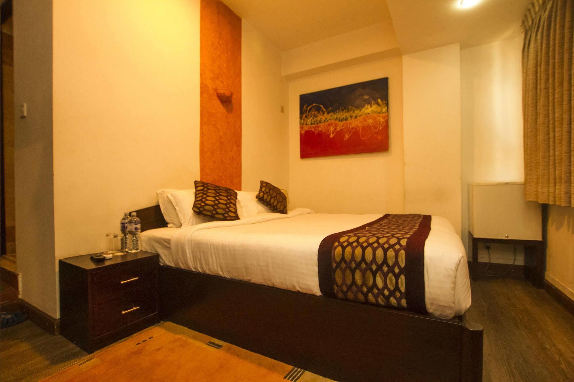 Gaju Suite Hotel Kathmandu Bagian luar foto