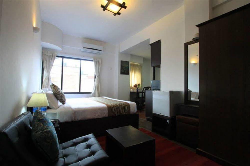 Gaju Suite Hotel Kathmandu Bagian luar foto